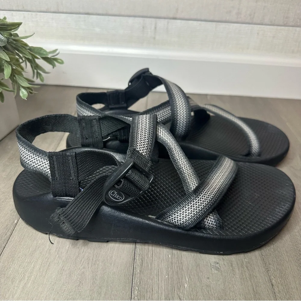 Chaco Z/1 Adjustable Strap Classic Sandal Men Split Gray
Men’s 11 - Picture 9 of 9